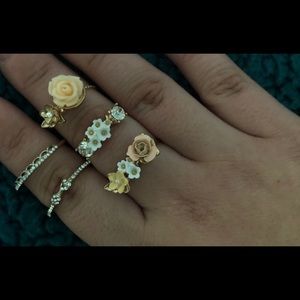 Size 8 Floral Ring Set